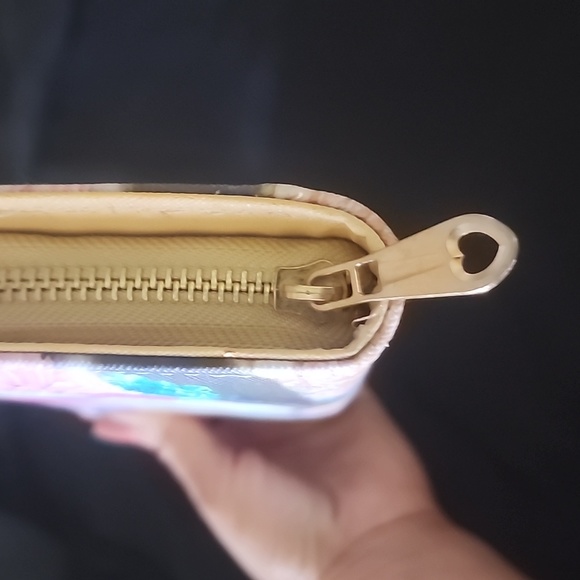 Wallet - Picture 5 of 6